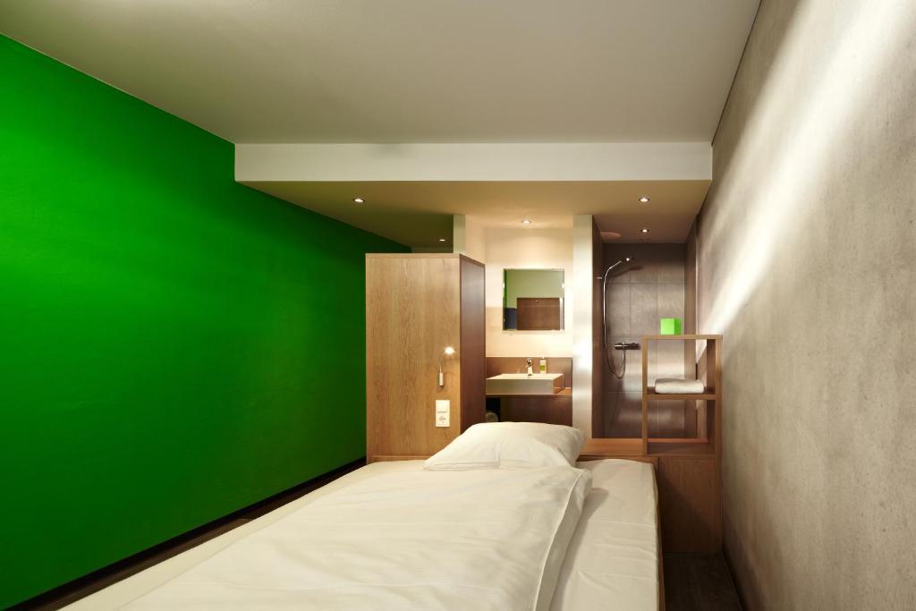 a2 HOTELS Plochingen Zimmer foto